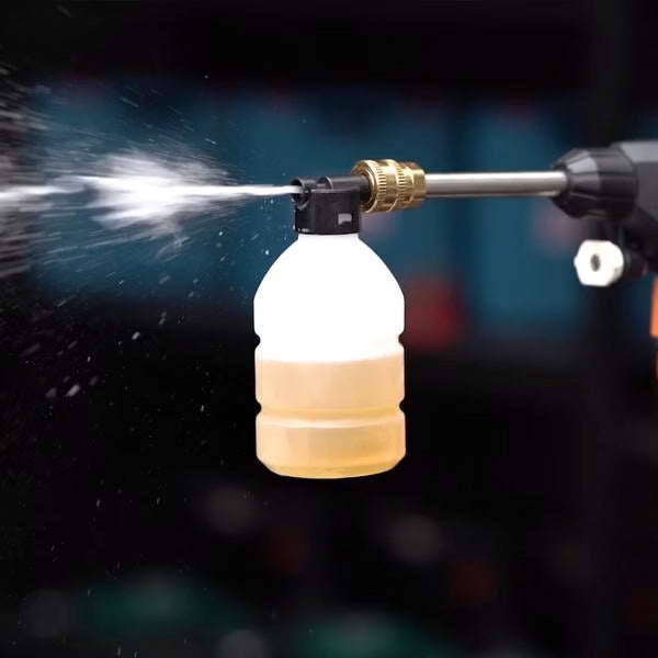 HydroBlast Pistola de Agua a Presión Inalámbrica 21V – Limpieza sin Límites