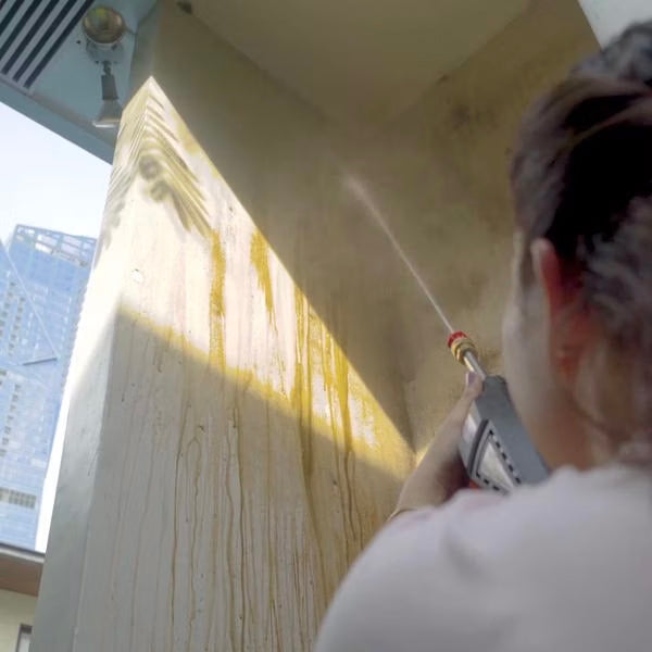 HydroBlast Pistola de Agua a Presión Inalámbrica 21V – Limpieza sin Límites