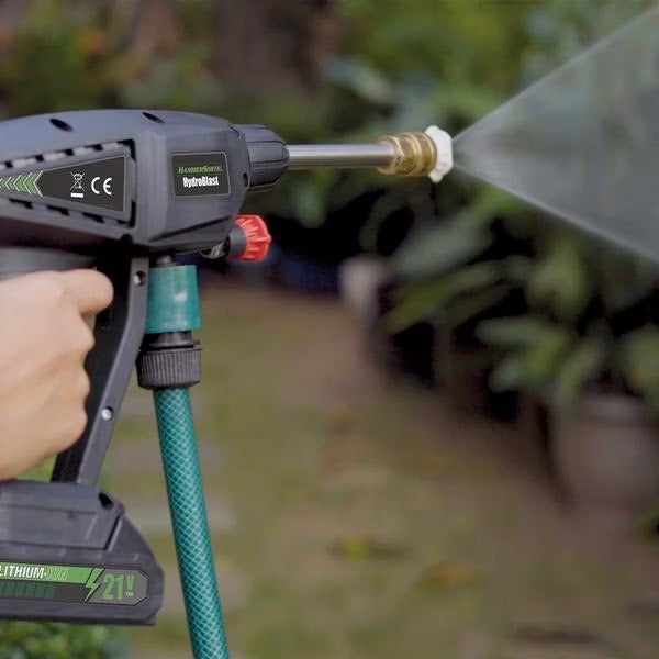 HydroBlast Pistola de Agua a Presión Inalámbrica 21V – Limpieza sin Límites