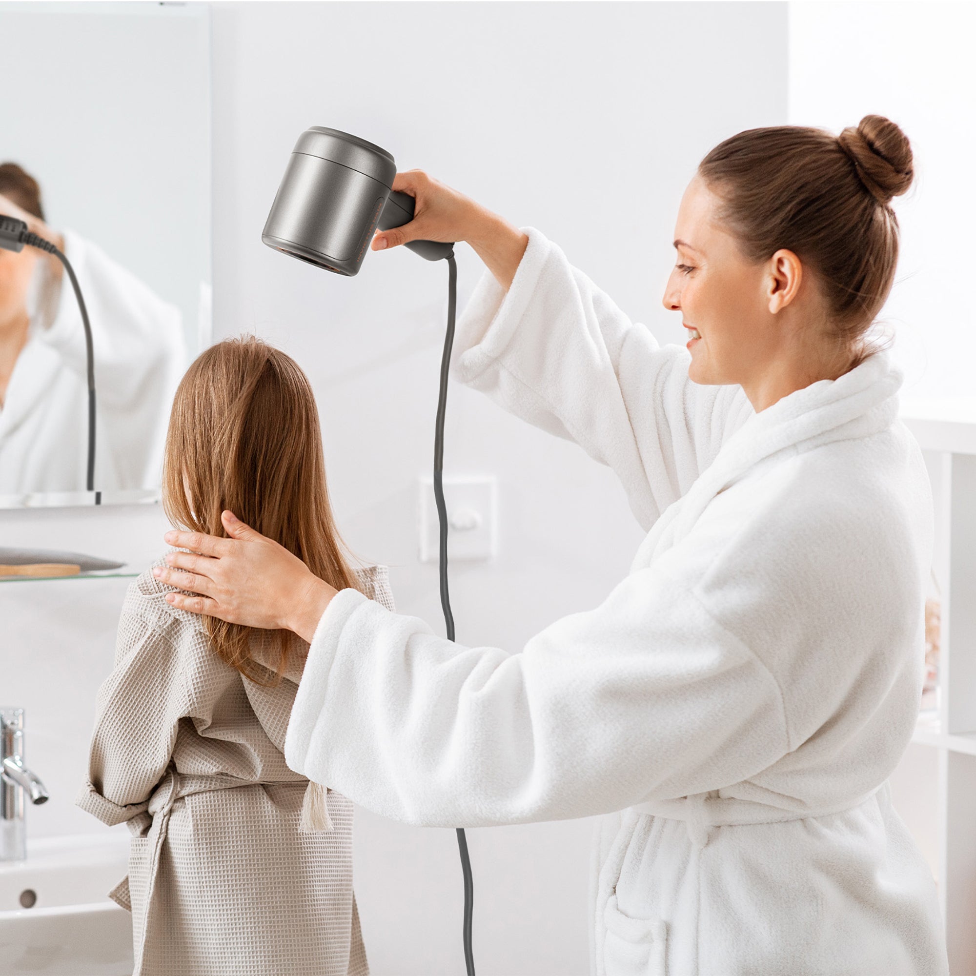 Secador Invictus Hair D7 con fragancia Secret Oasis – Set 5 piezas (Consigue Accesorio Oasis GRATIS)